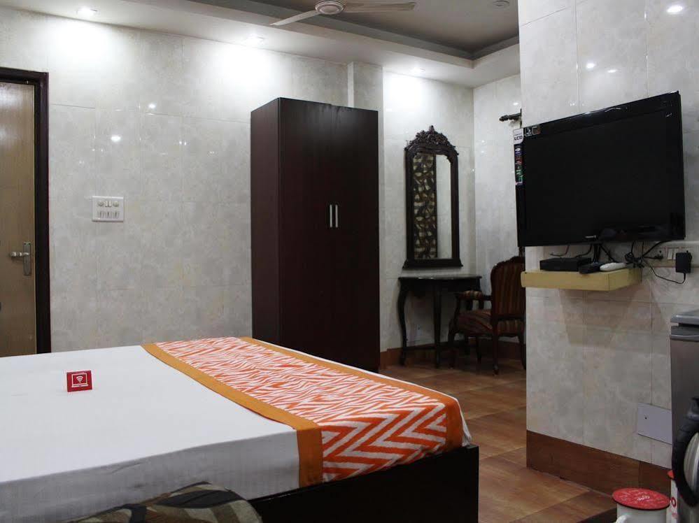 Oyo 2705 Hotel Preet Palace New Delhi Buitenkant foto