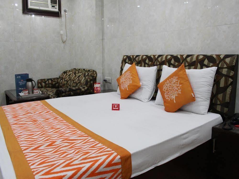 Oyo 2705 Hotel Preet Palace New Delhi Buitenkant foto