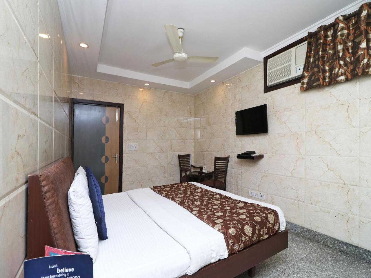 Oyo 2705 Hotel Preet Palace New Delhi Buitenkant foto