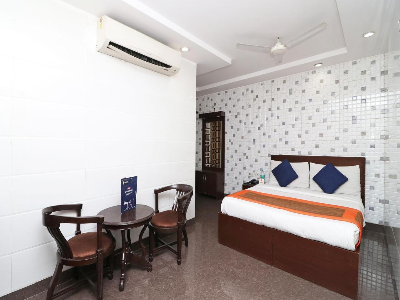 Oyo 2705 Hotel Preet Palace New Delhi Buitenkant foto