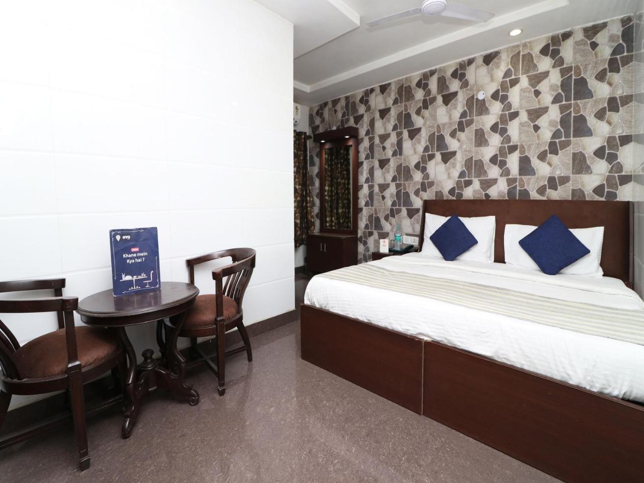 Oyo 2705 Hotel Preet Palace New Delhi Buitenkant foto