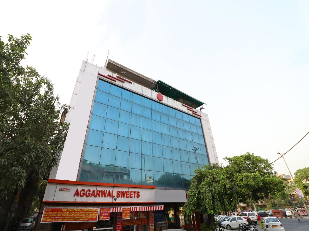 Oyo 2705 Hotel Preet Palace New Delhi Buitenkant foto