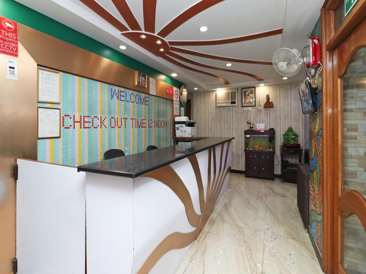 Oyo 2705 Hotel Preet Palace New Delhi Buitenkant foto