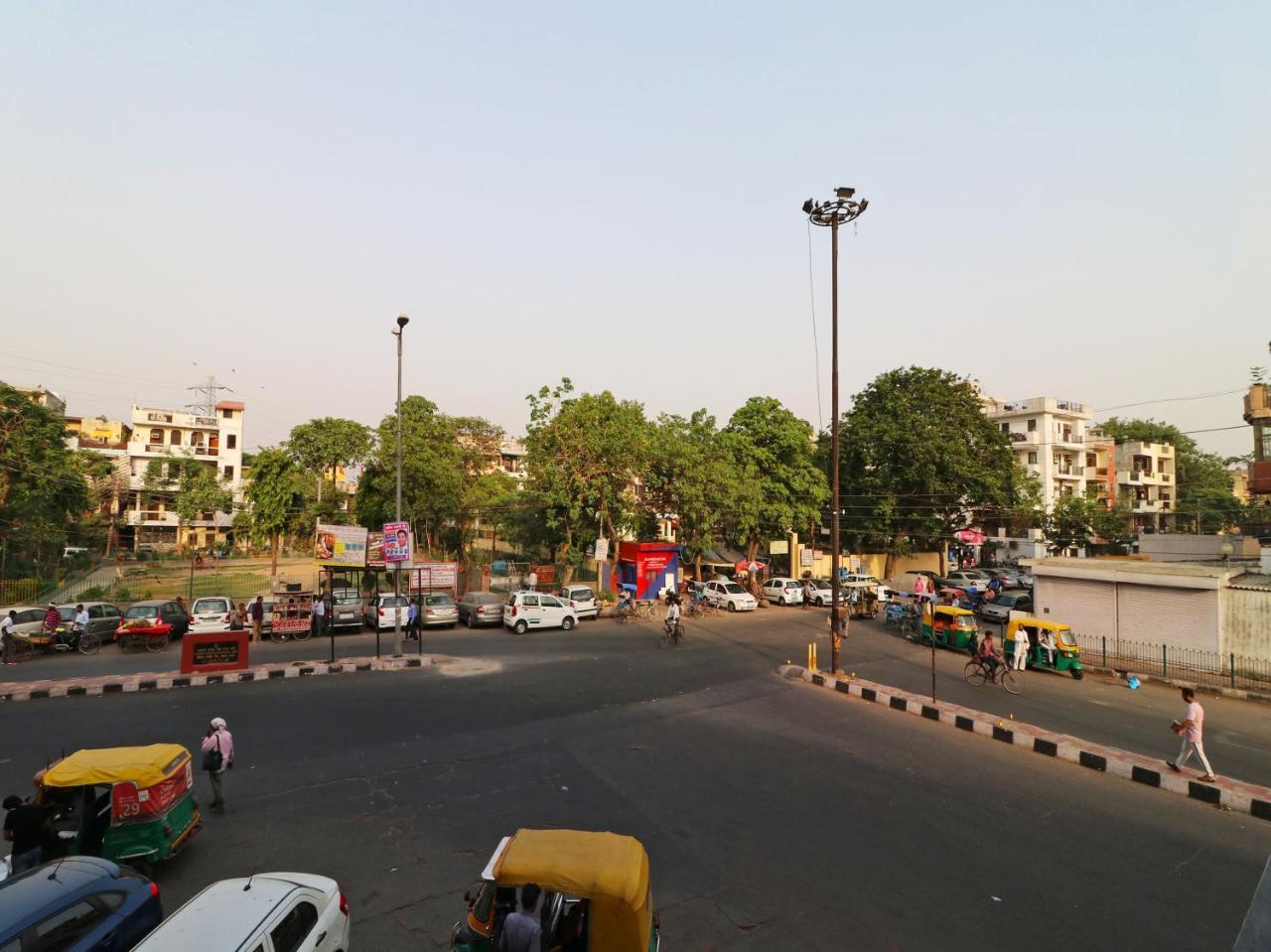 Oyo 2705 Hotel Preet Palace New Delhi Buitenkant foto