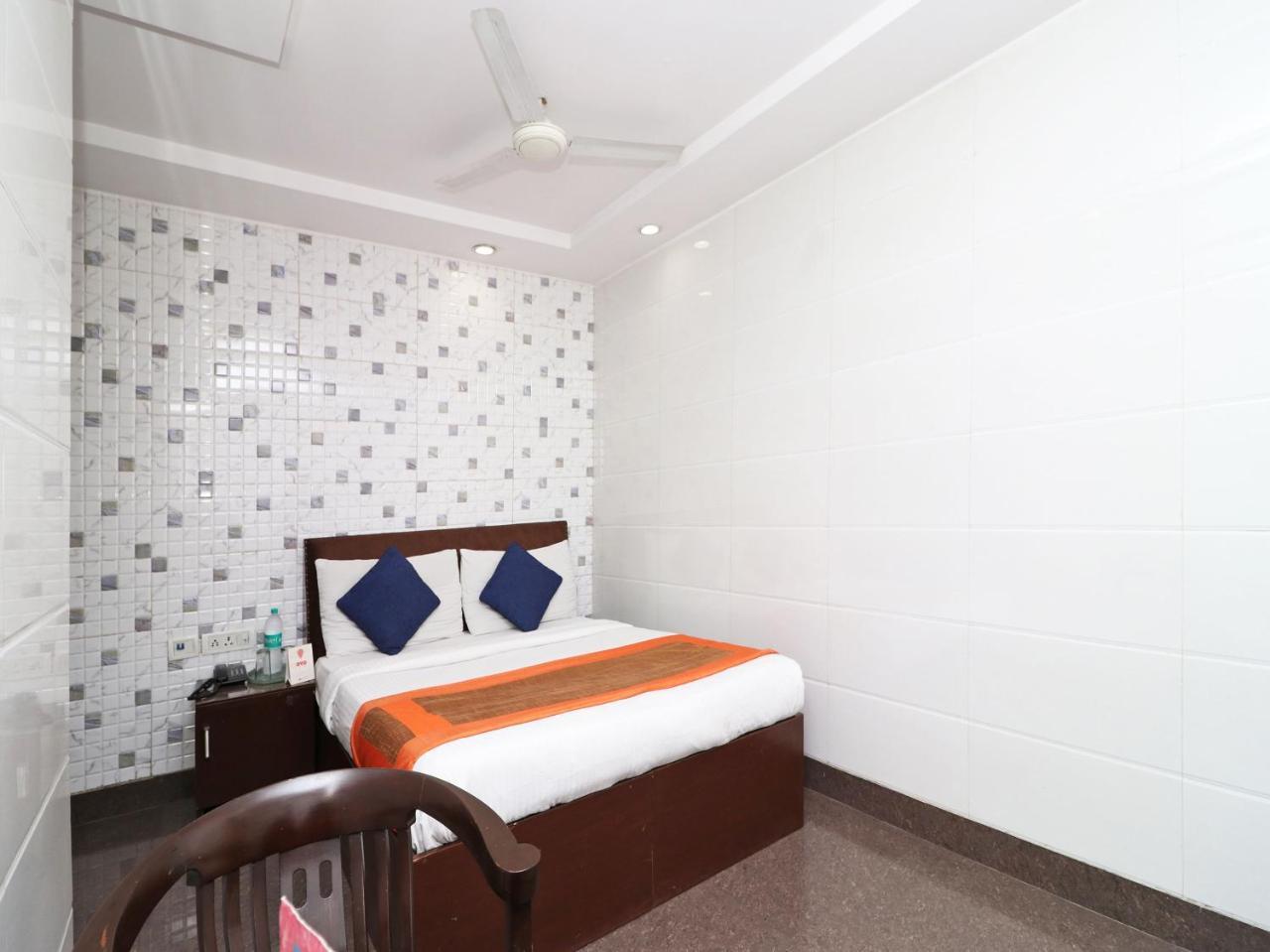 Oyo 2705 Hotel Preet Palace New Delhi Buitenkant foto