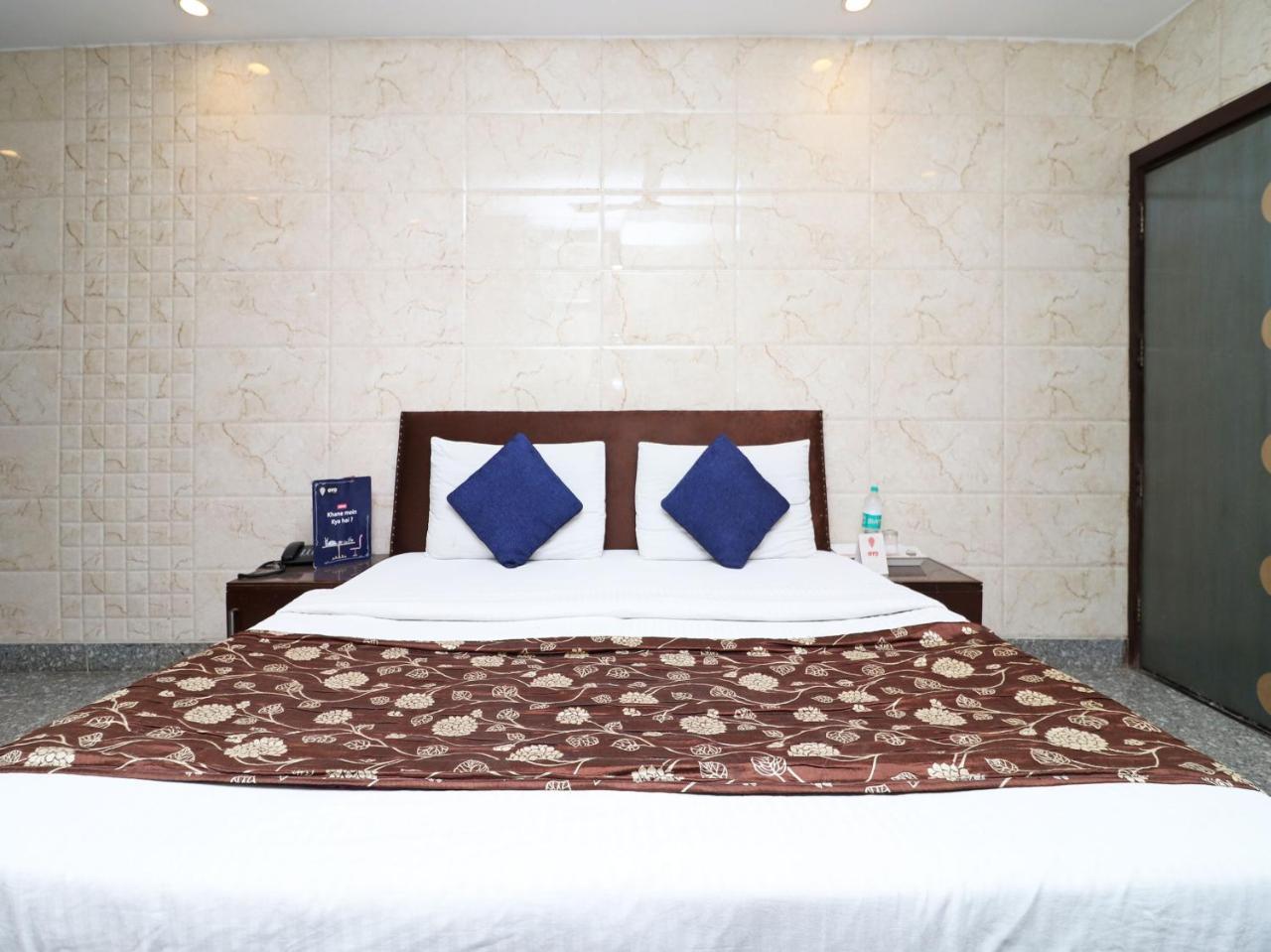 Oyo 2705 Hotel Preet Palace New Delhi Buitenkant foto